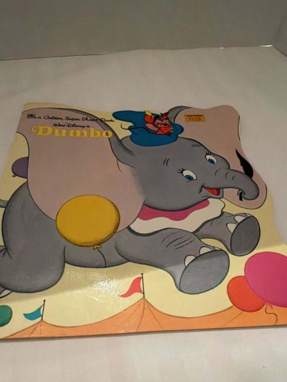 Golden Press Walt Disney's Dumbo A Golden Super Shape Book